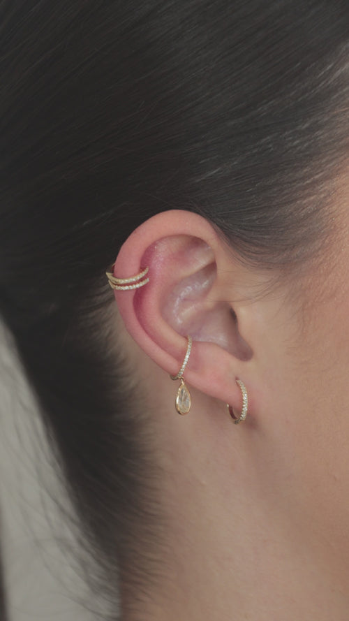 Ear Cuff with Dangling Pear-Shaped Diamond 0.50ct