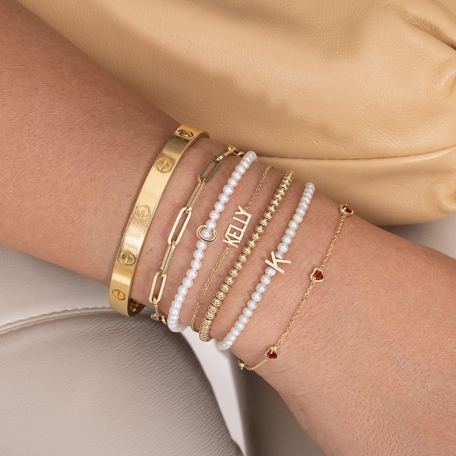 Want to buy a bracelet with name? All jewelry online - KAYA jewels webshop  - a beautiful memory